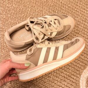 Adidas Women's Beige Cloudfoam Retro Runner Sneakers